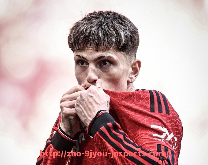 J9九游会登录入口-英超球员街拍风格及生活展示